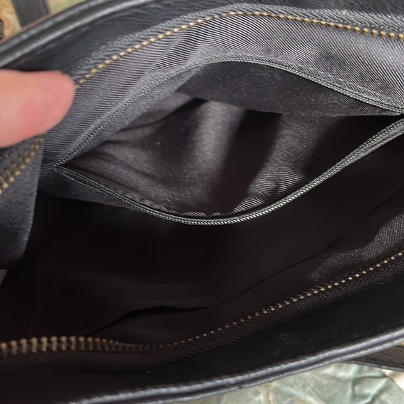 Universal thread     Black Crossbody Bag Adjustable strap   13”w x 13”h  EUC - Picture 9 of 14